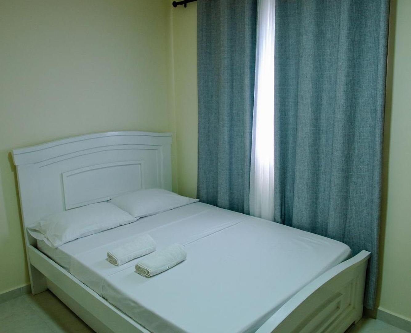 2 Double Beds 2001 *