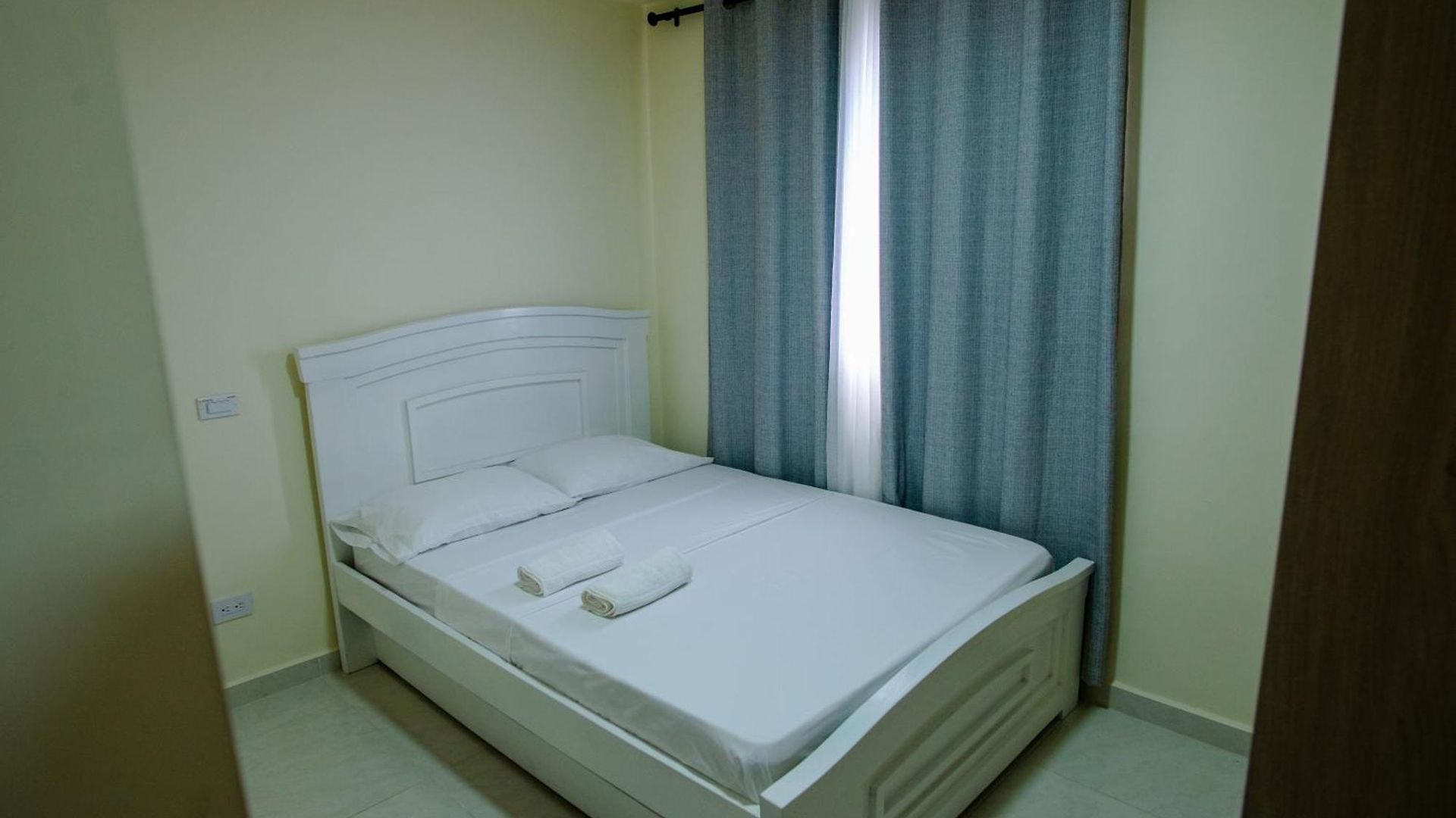 2 Double Beds 2001 * Cartagena