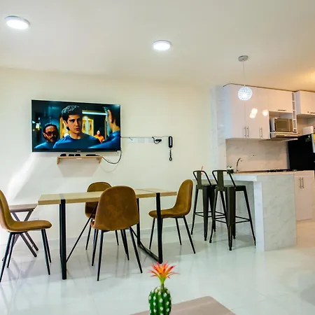 2 Double Beds 2001 Apartamento *