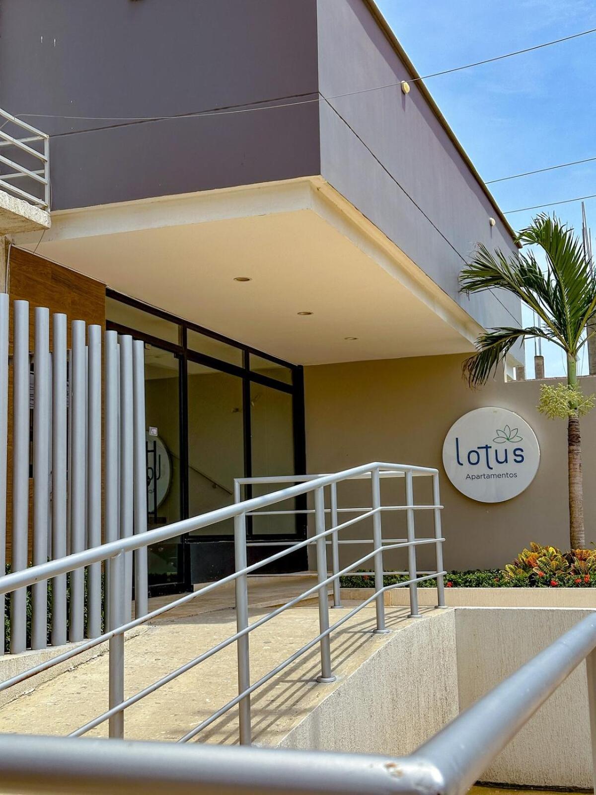 2 Double Beds 2001 Apartment *