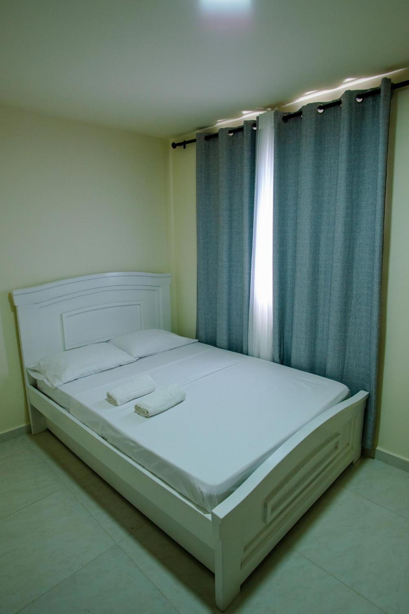 2 Double Beds 2001 *