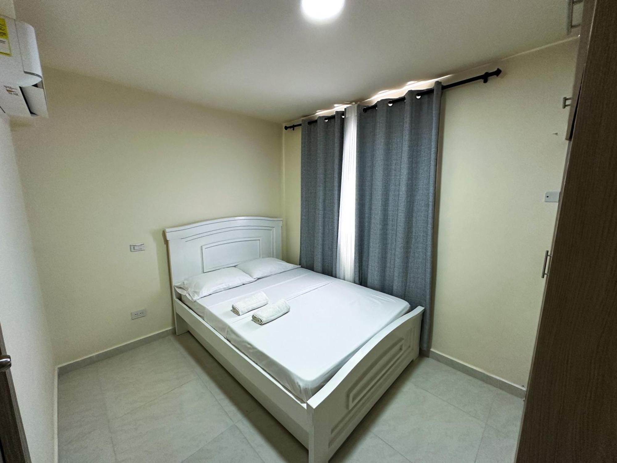 2 Double Beds 2001 Apartment *