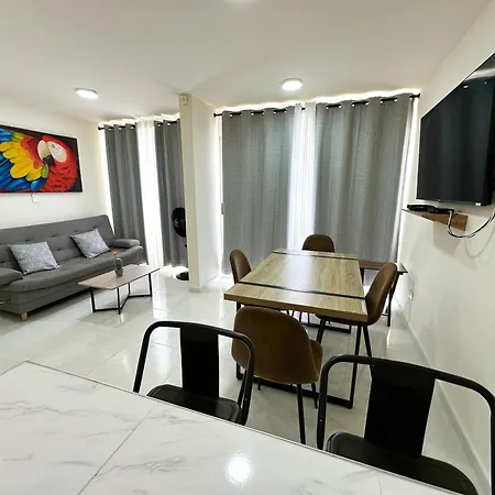 2 Double Beds 2001 Apartment *