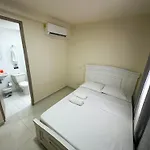 2 Double Beds 2001