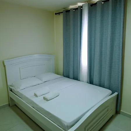 2 Double Beds 2001 *